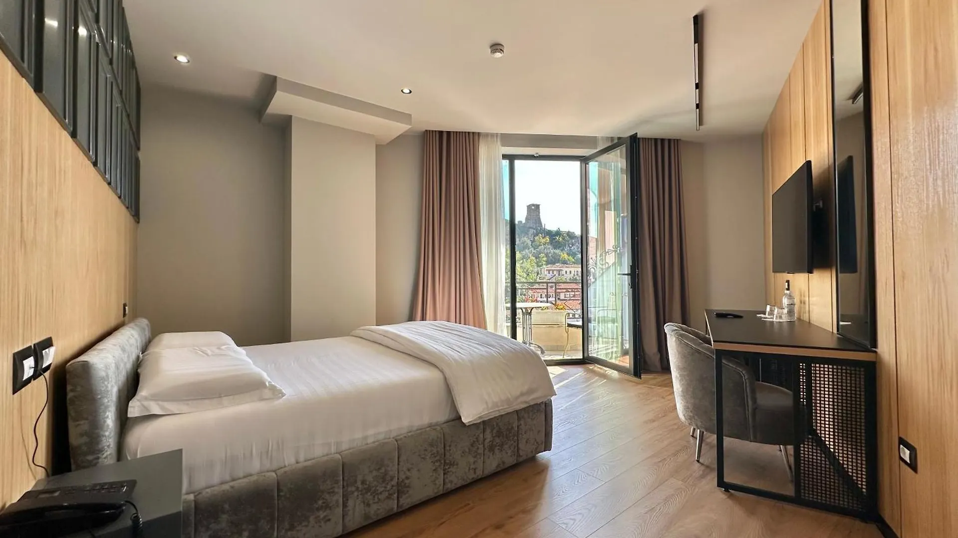 ****  Hotel Panorama Kruje View On The Castle And The Old Town Albánia