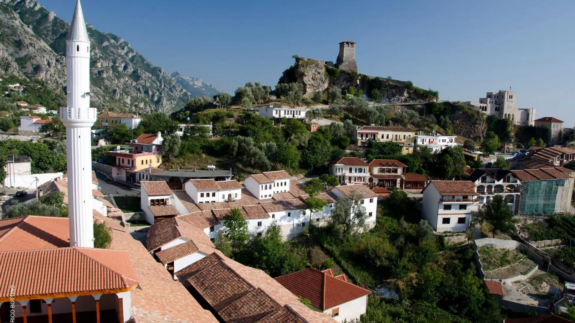 Hotel Panorama Kruje View On The Castle And The Old Town